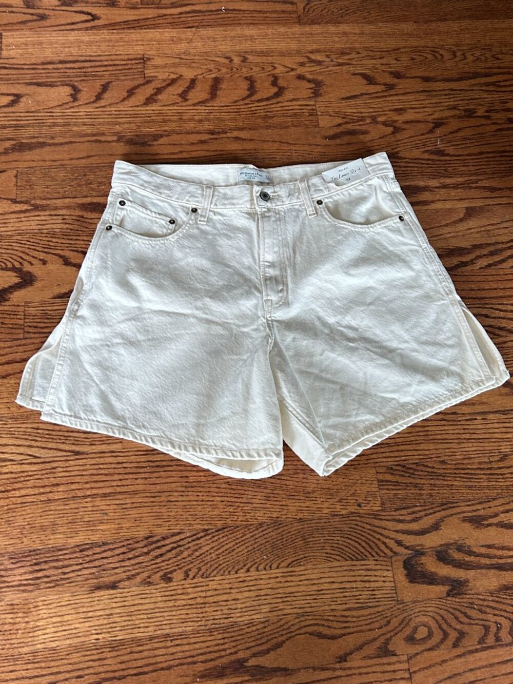 Abercrombie & Fitch The Loose Shorts Hi Rise NWT Size 32